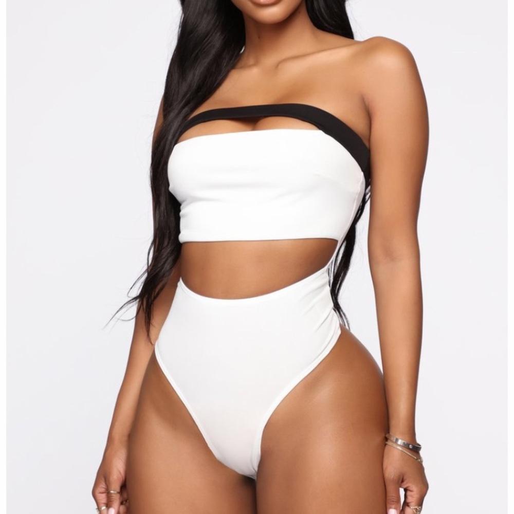Cut out tummy bodysuit